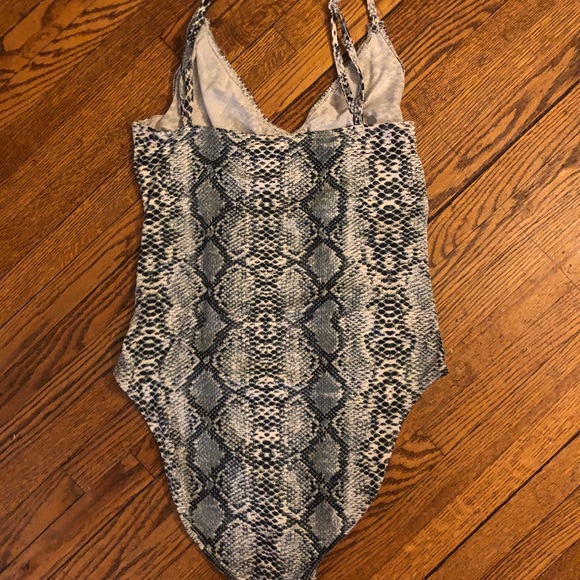Snakeskin bodysuit tank top - Picture 4 of 4